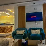 Large Stylish Apt In Sheraton Near Cairo Airport