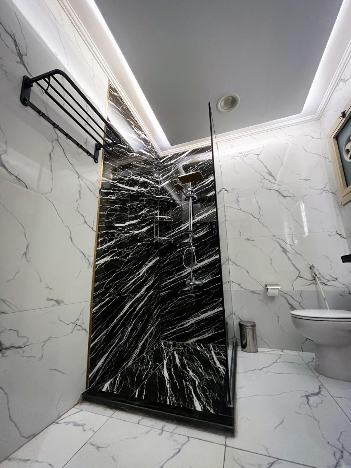 Large Stylish In Sheraton Near Airport