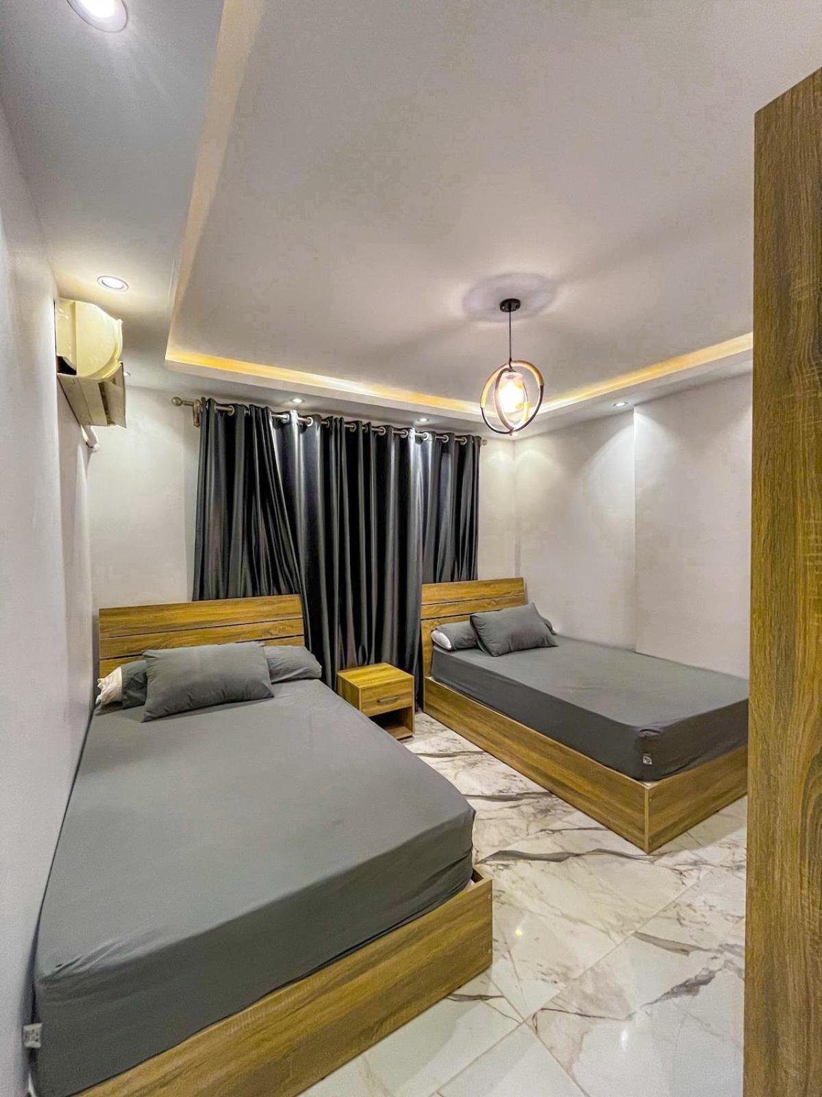 Large Stylish In Sheraton Near Airport *