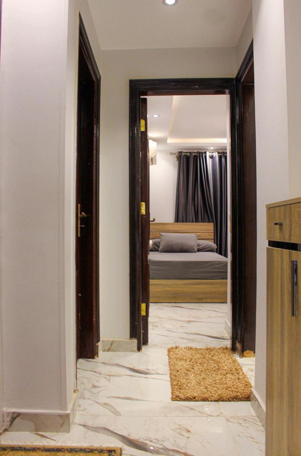 Large Stylish In Sheraton Near Airport