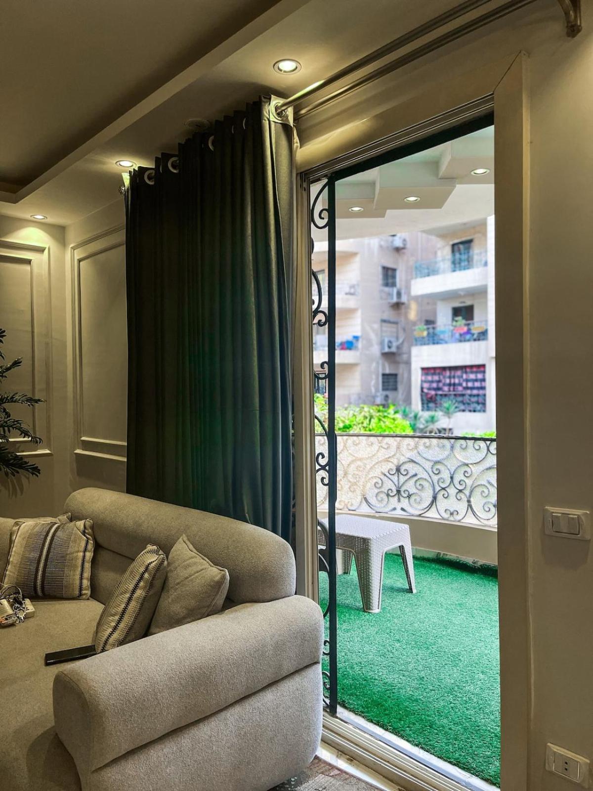Apartment Large Stylish In Sheraton Near Airport Cairo