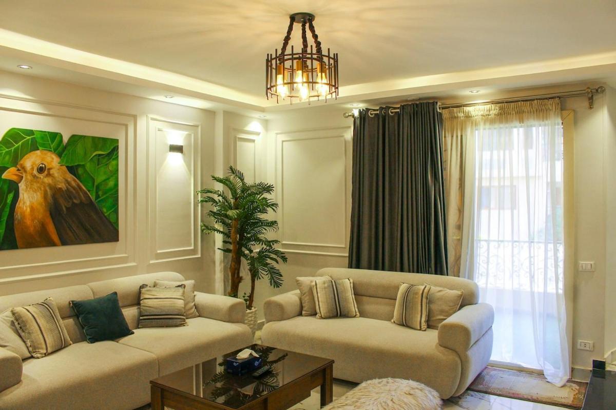 Large Stylish In Sheraton Near Airport